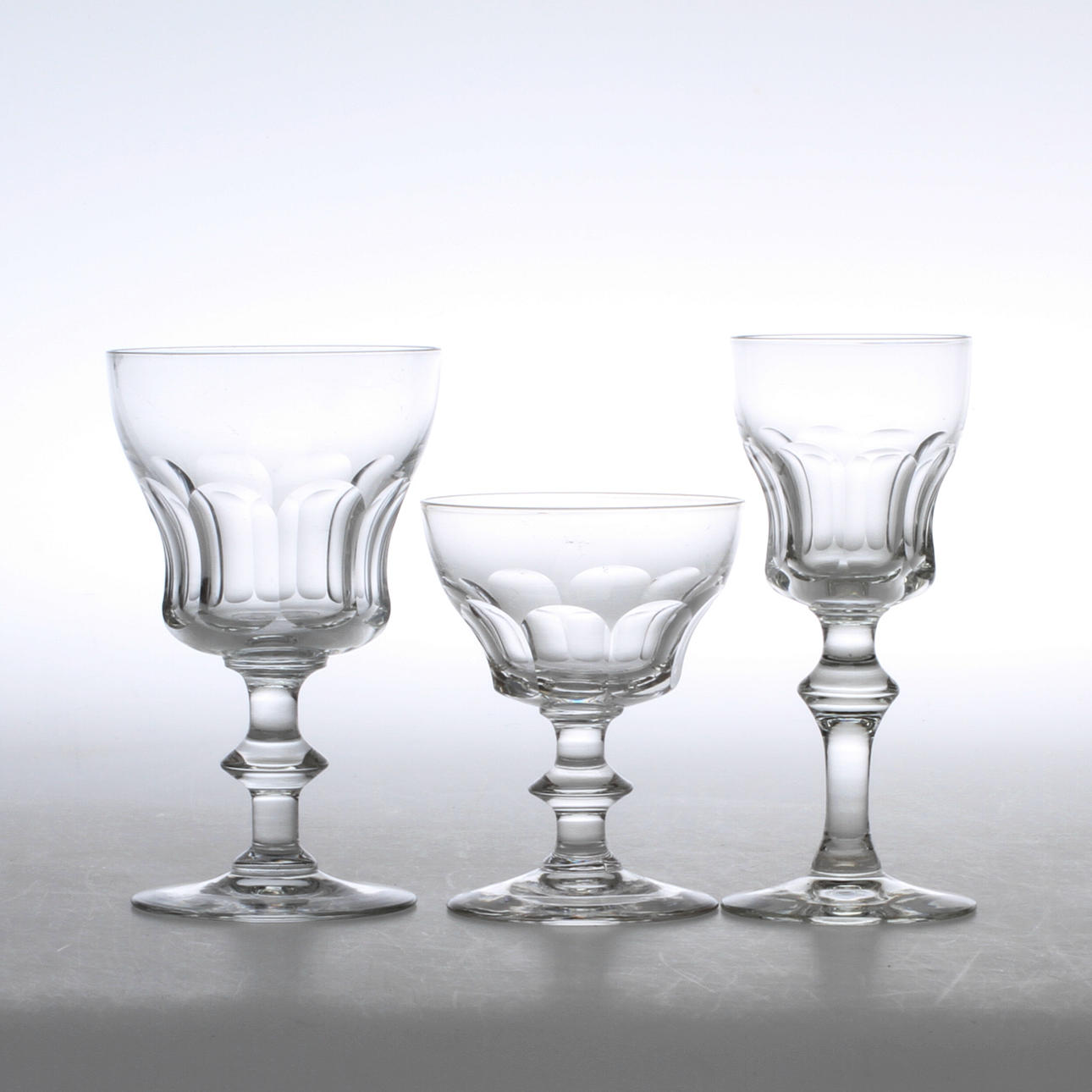 GLASSERVISDELAR, 21 delar, Elis Bergh, Kosta.