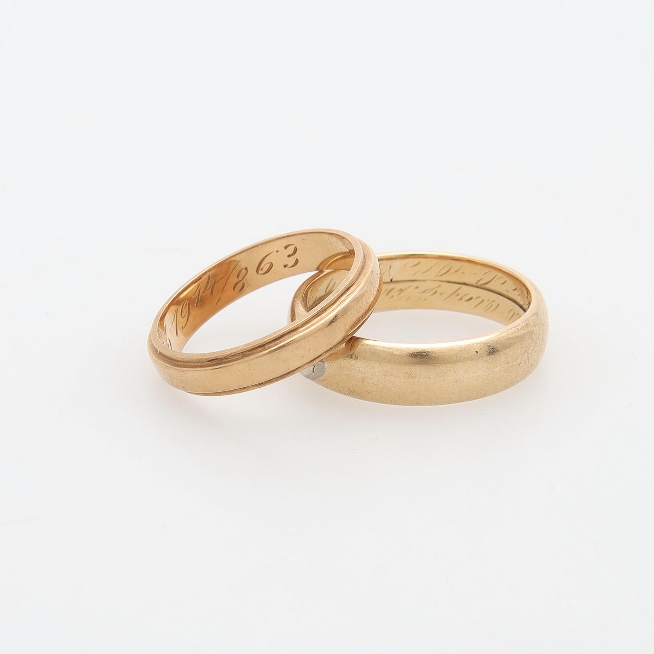 RINGAR, 2 st, guld, 18K, vikt 9,78 gram.