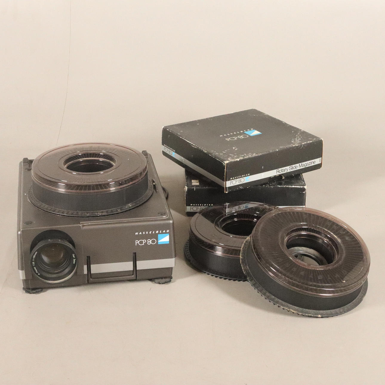 Hasselblad PCP 80 フィルムプロジェクター Hasselblad PCP 80 Slide Projector w/Case, 2X trays, 150mm
