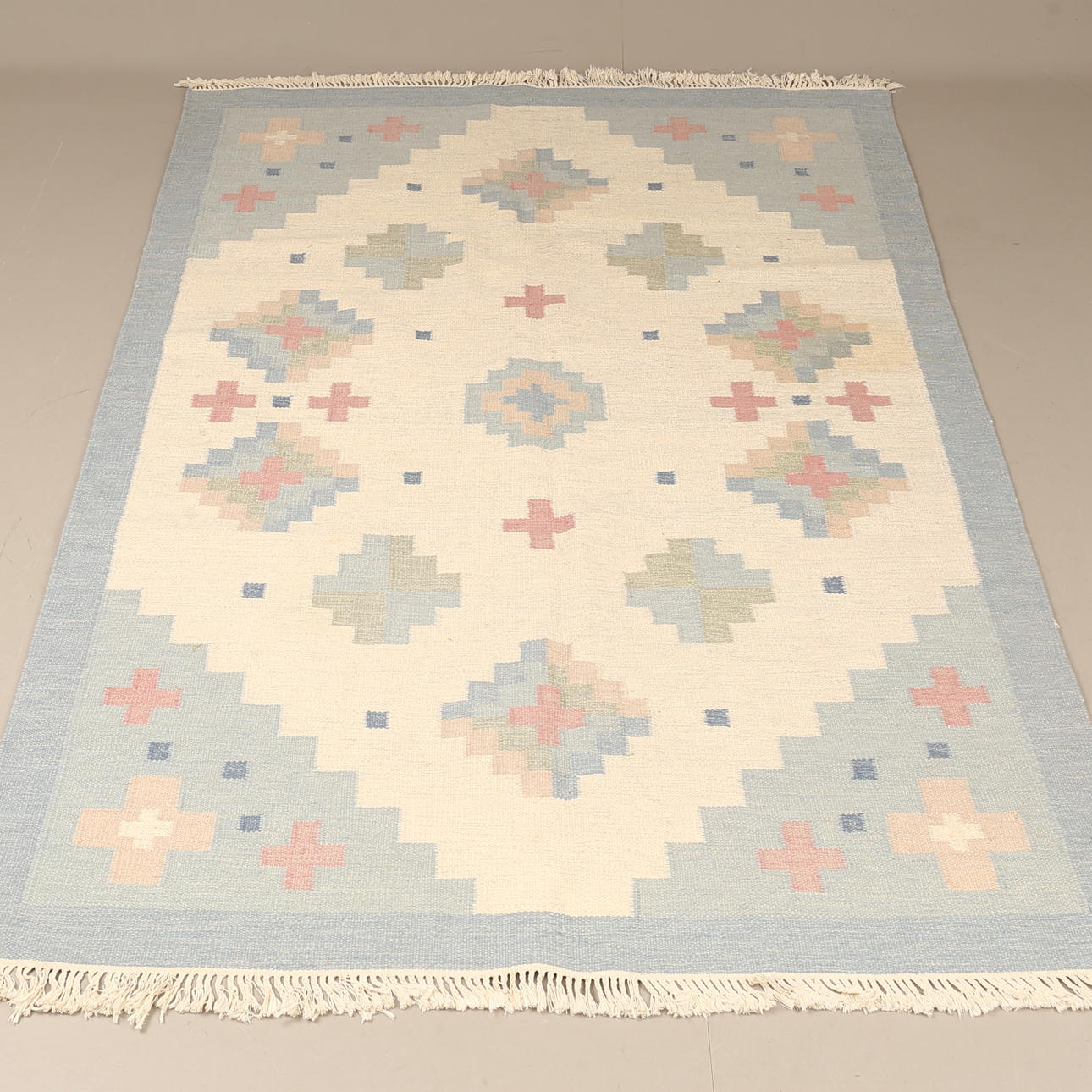 A RUG, wicker, approx. 289 x 197 cm.