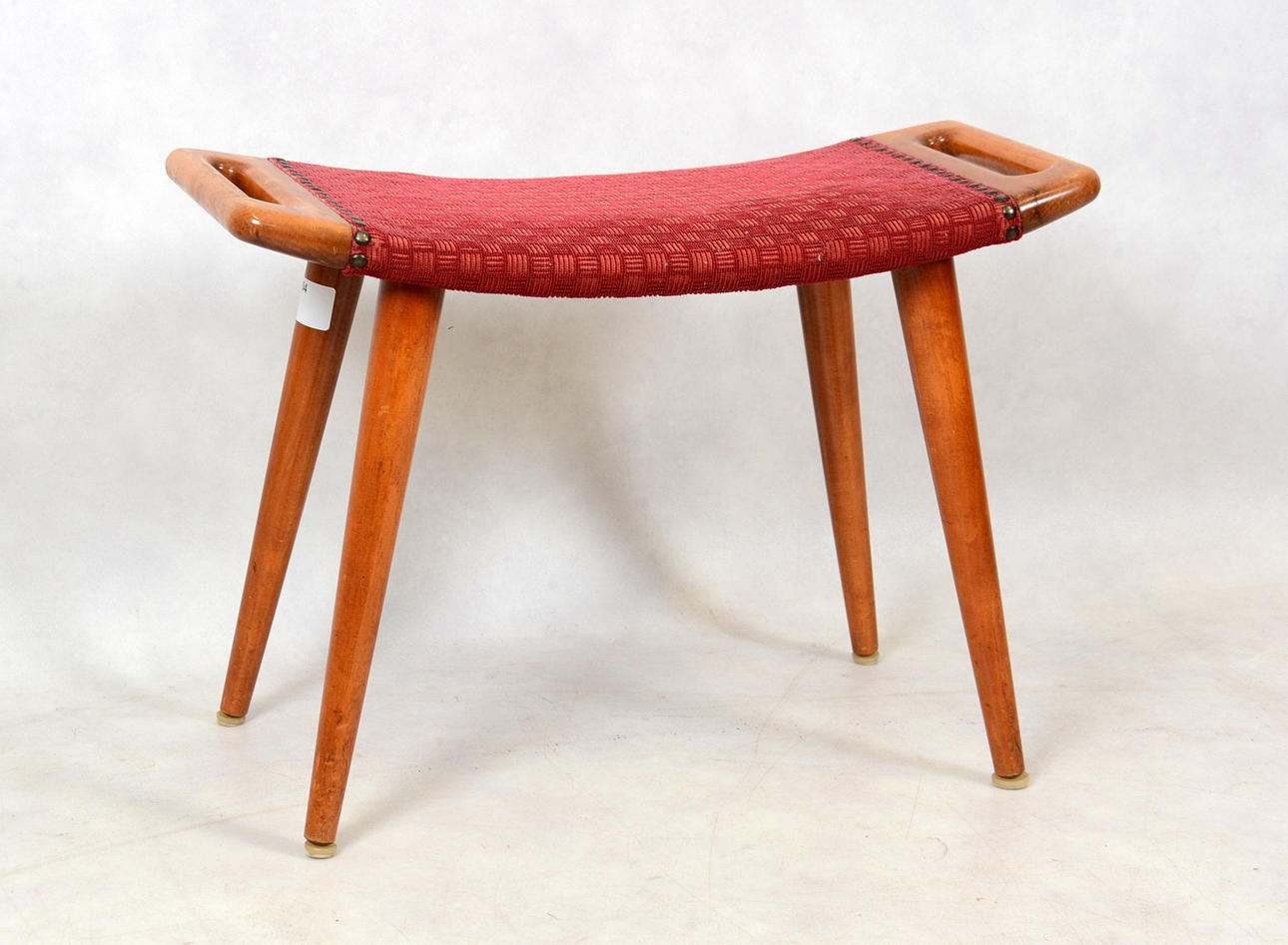 HANS J WEGNER. TILLSKRIVEN. Fotpall/pall/ottoman.