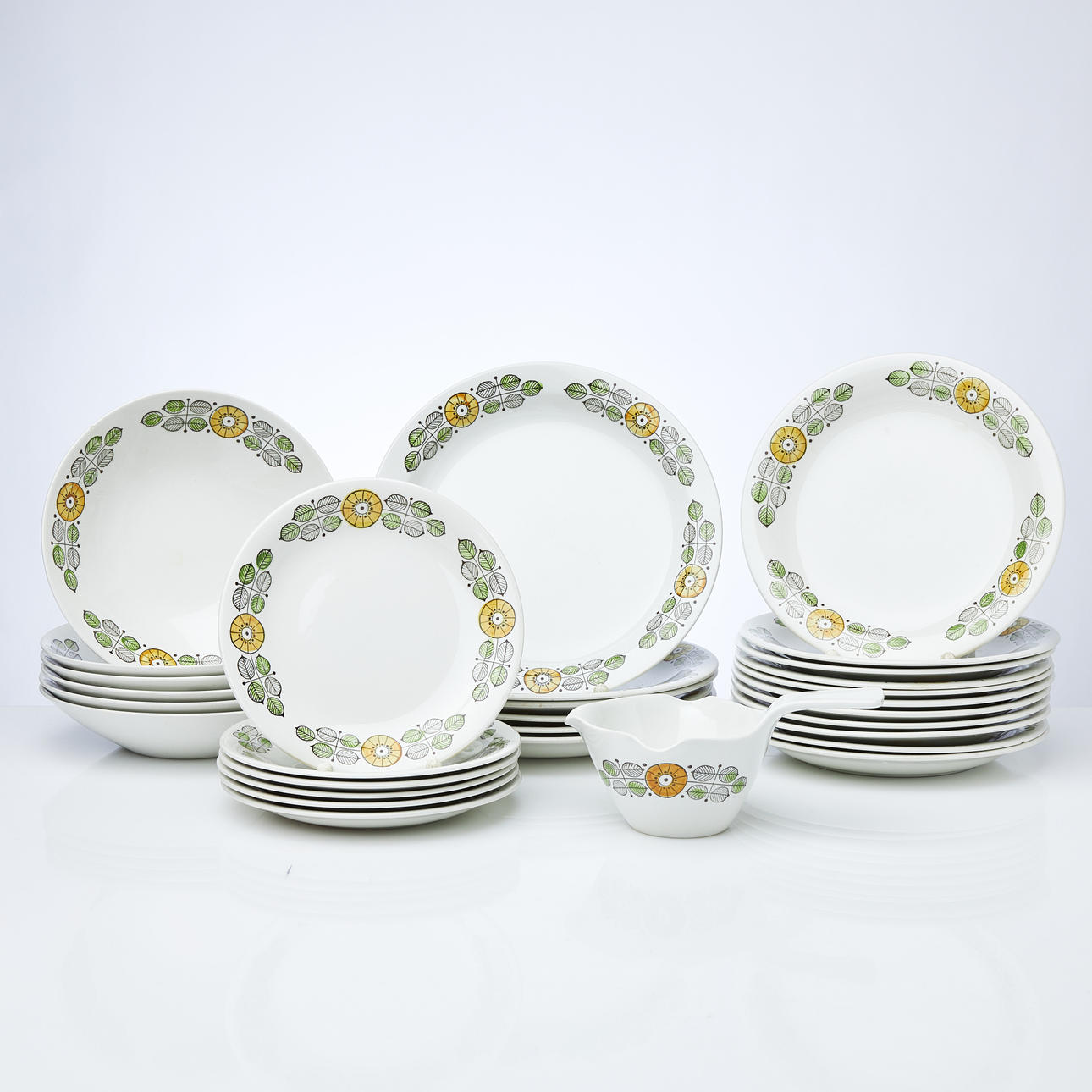 RÖRSTRAND. Servisdelar, "Sommar", 30 delar, porslin.