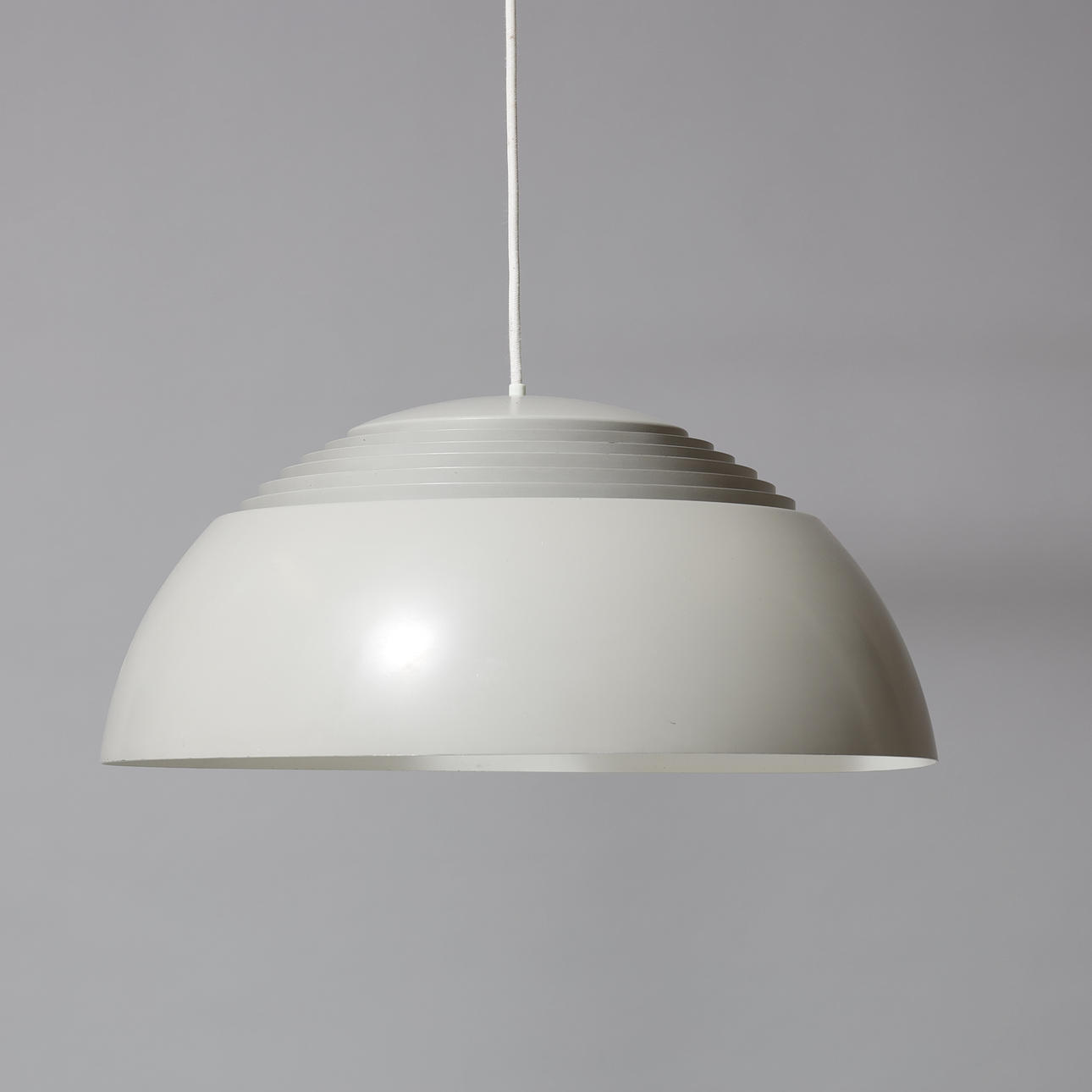 ARNE JACOBSEN. Pendel, AJ 50, Louis Poulsen, Danmark.