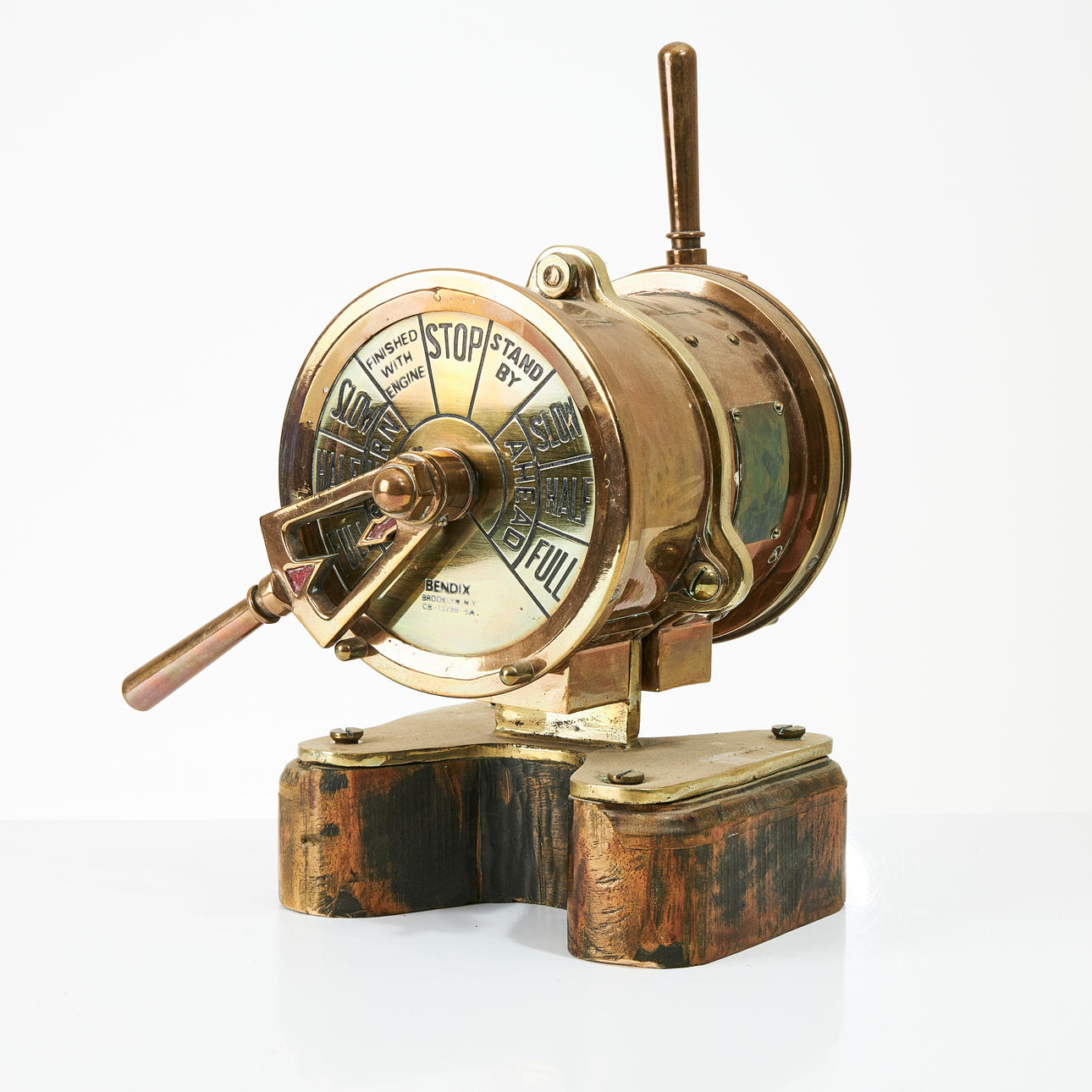 Doppelseitiger Maschinentelegraph aus der Mitte des 20. Jahrhunderts, Bendix Aviation Corporation, Marine Division, Brooklyn, New York, Messing, Scheibe mit der Aufschrift CB-13298-5A.