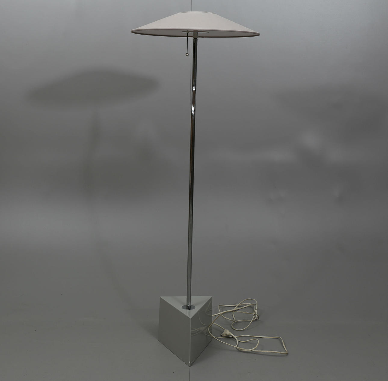 GOLVLAMPA, "Triggy", design Lars Bessfelt/Christian von Sydov, Ateljé Lyktan AB, 1980-tal.