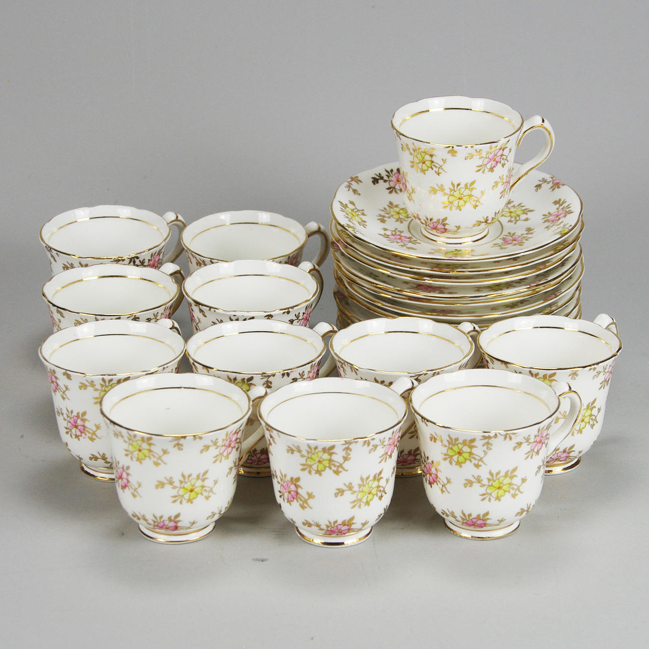 KAFFESERVIS, porslin, Gladstone, England.