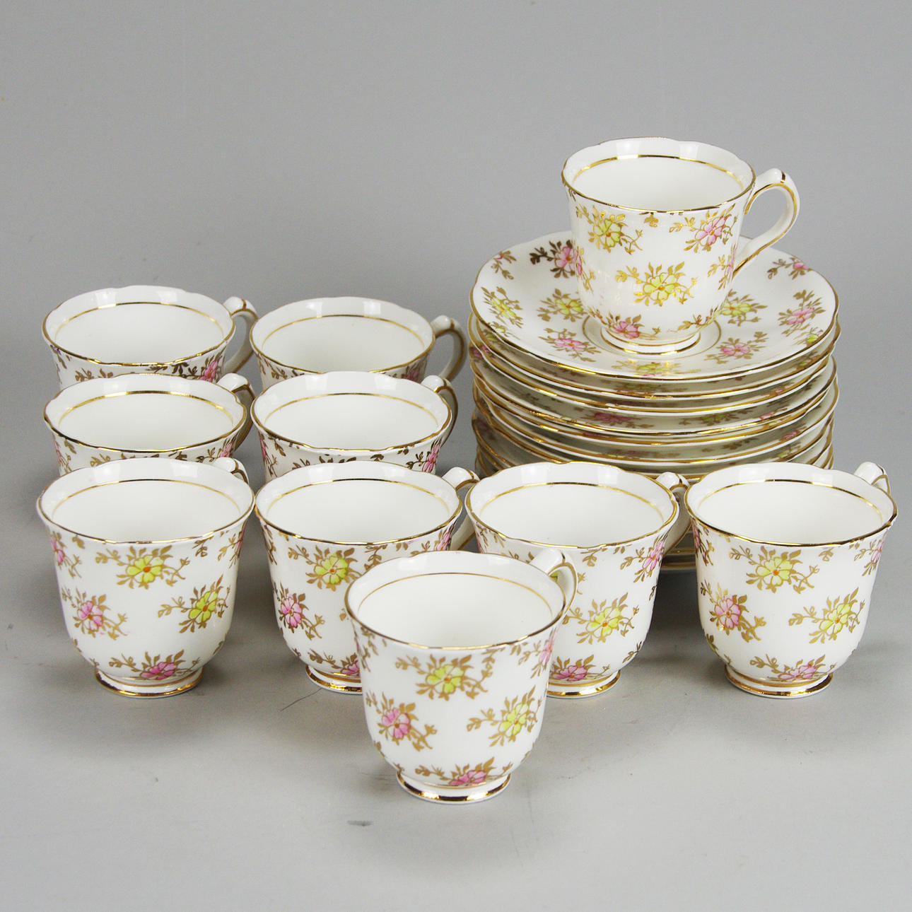 KAFFESERVIS, porslin, Gladstone, England.