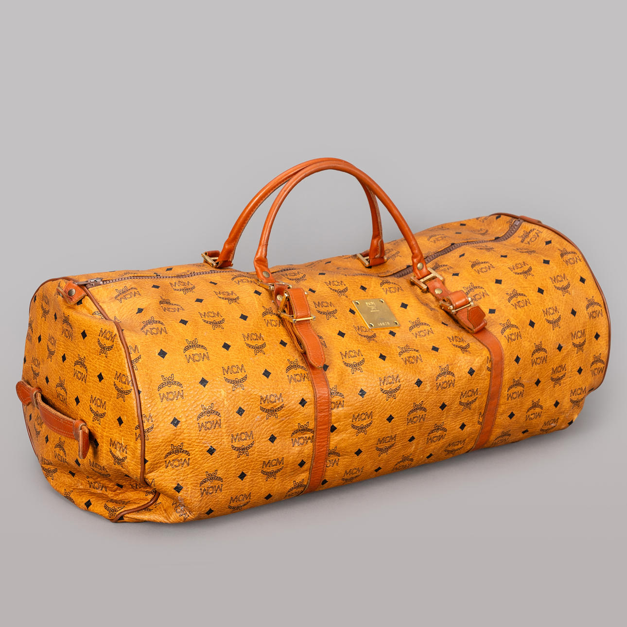 MCM. Weekend bag, in Visetos canvas, cognac XL.