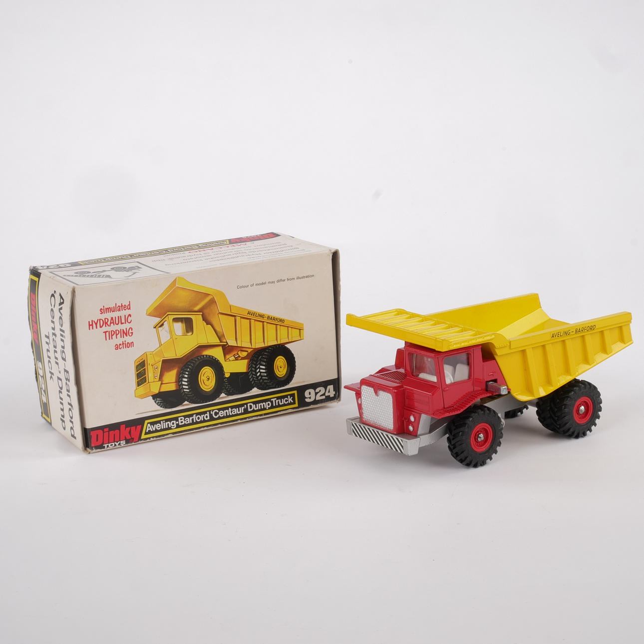 LILLE LEGETØJ. „Centaur dumper 924", metal, original karton.