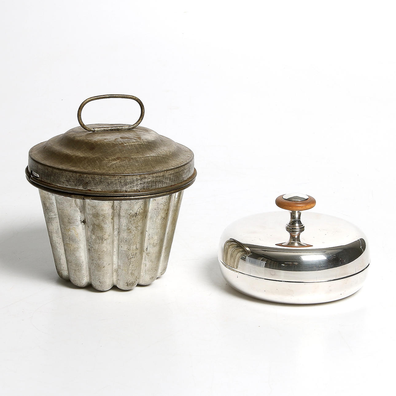 GLASSFORM samt KAROTT, zinkplåt och nysilver, 1900-talets första hälft.