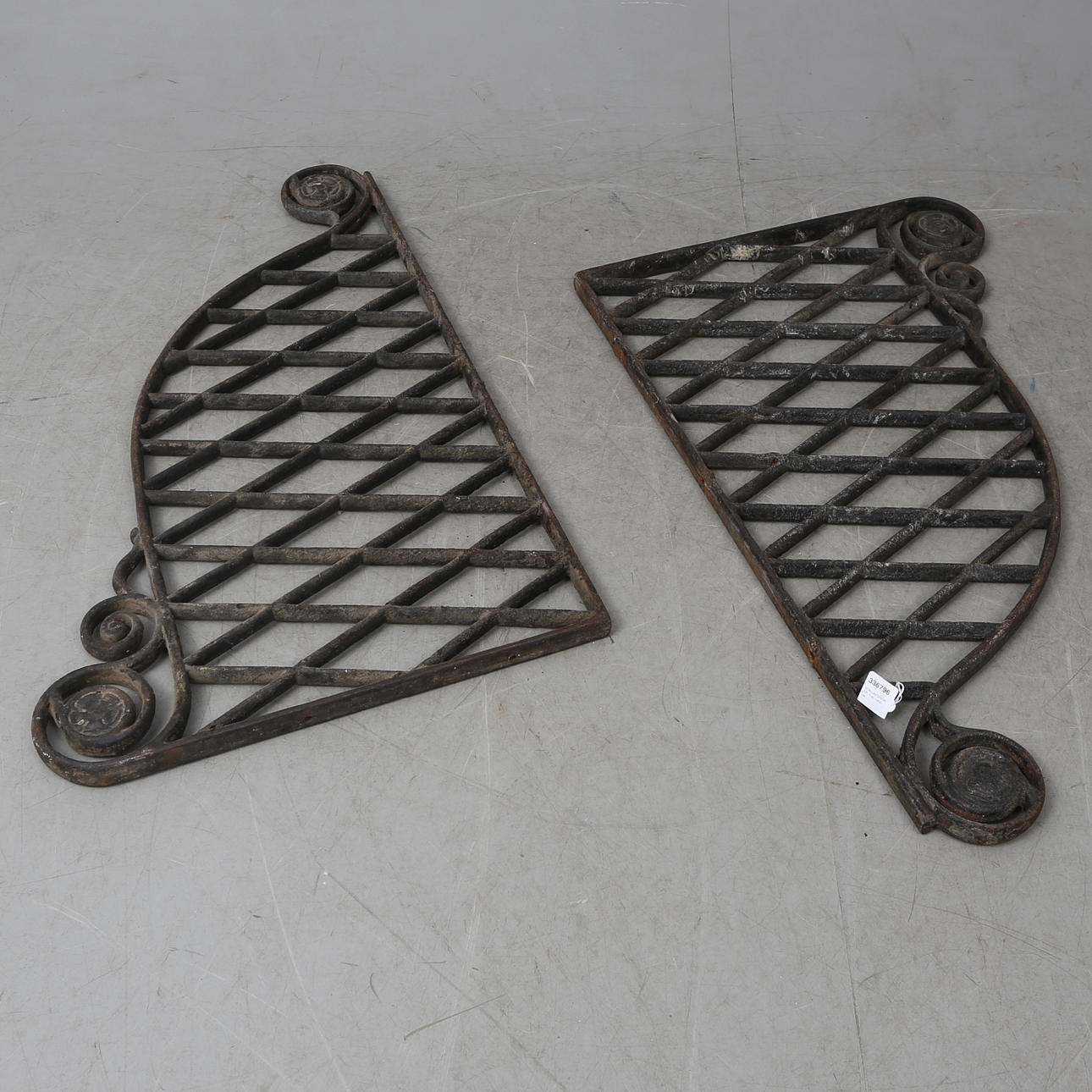 STALLINTERIÖRER, 2 st, 1800-tal.