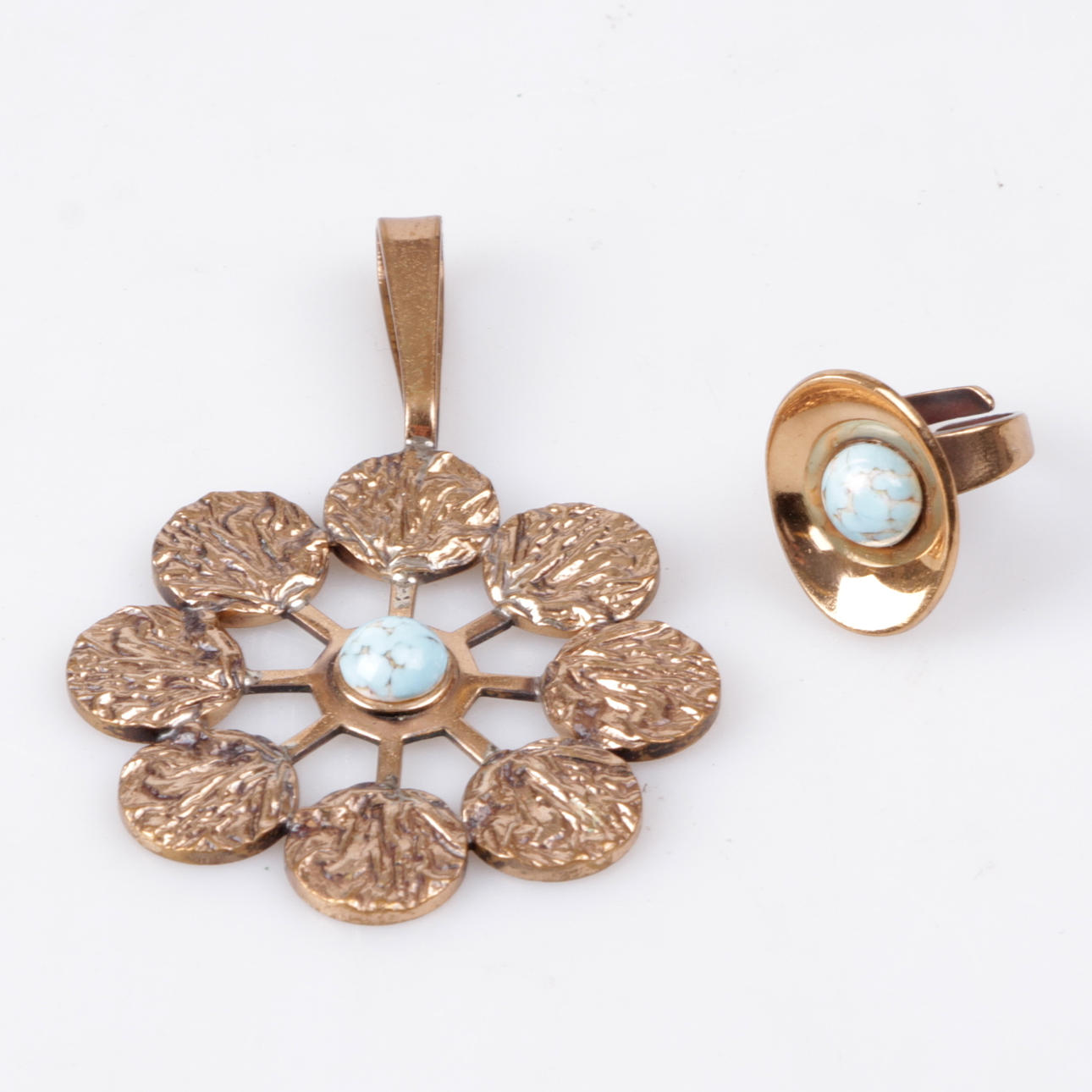 RING, samt hänge, brons, K-E Palmberg, Alton. 1970-tal.