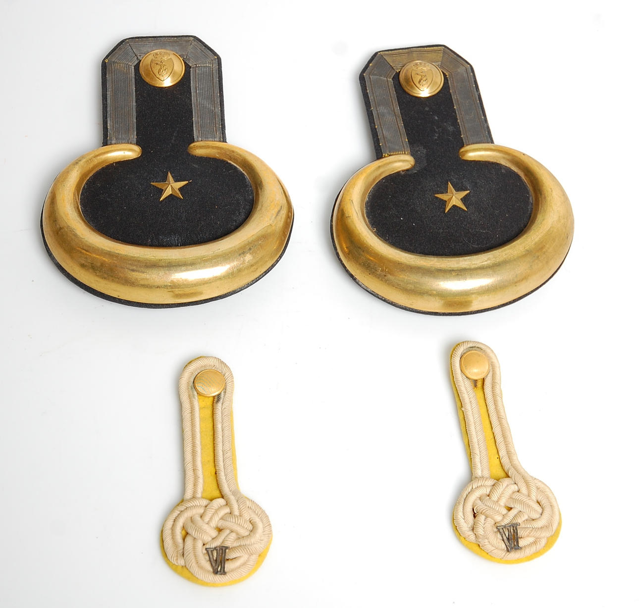 EPÅLETTER för fänrik vid Norra Skånska regementet, AXELKLAFFAR 1828.