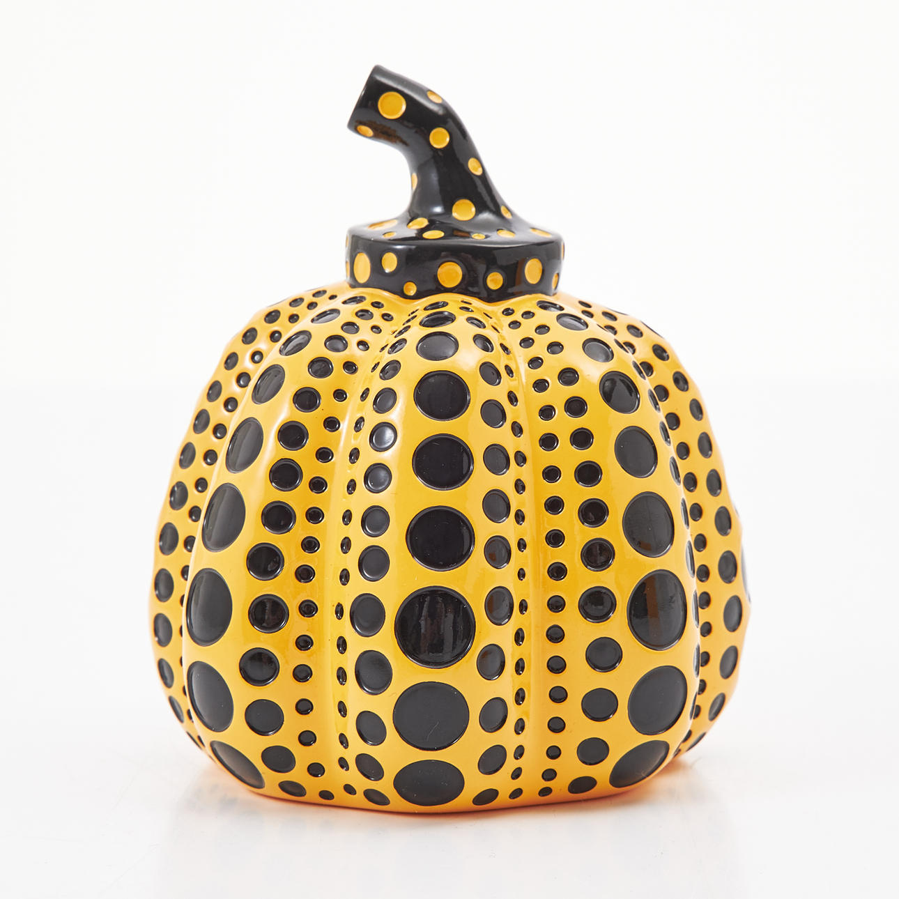 YAYOI KUSAMA. Pumpa Gul, 2015.