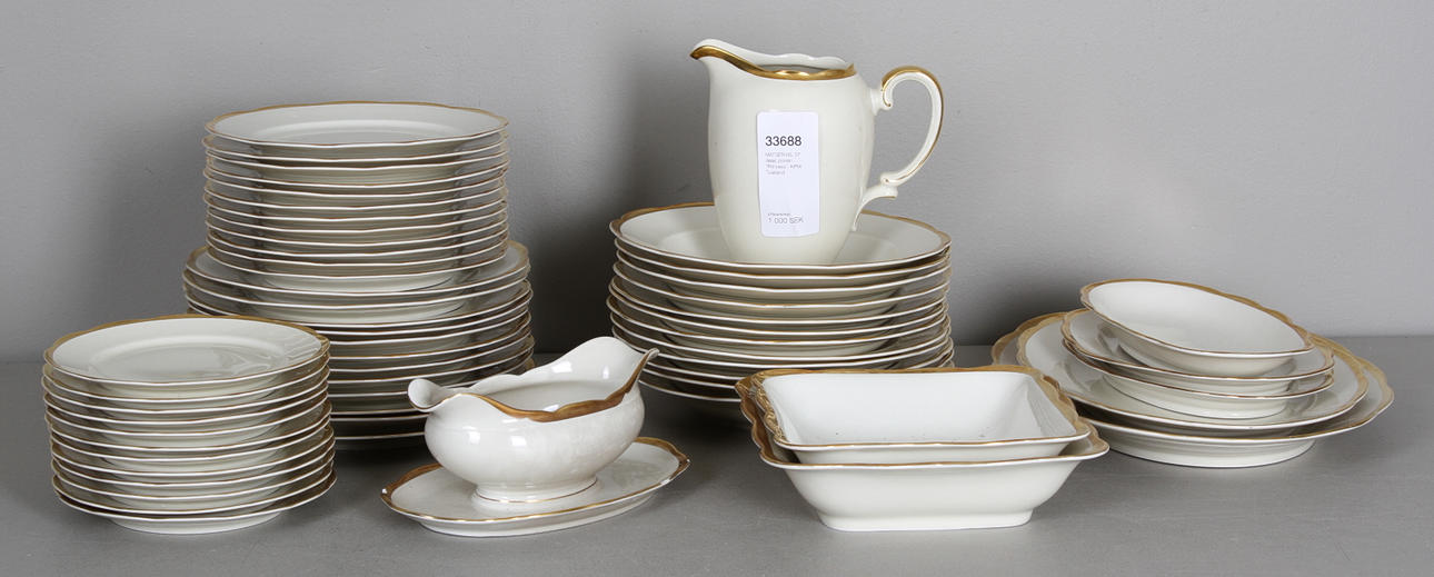 MATSERVIS, 57 delar, porslin, "Prinzess", KPM, Tyskland.