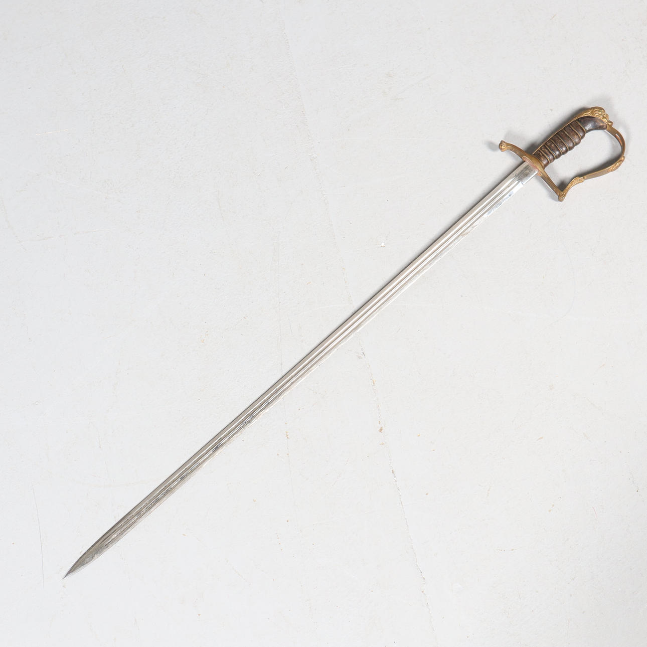 SABEL med balja. Vapen & Militaria - Blankvapen - Auctionet