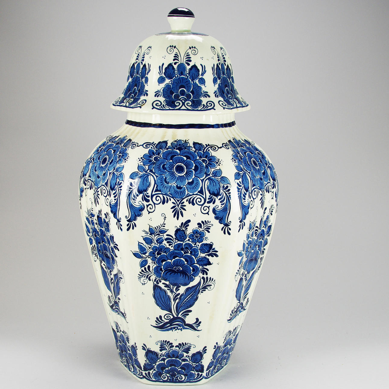 LOCKURNA, "Distel", Delft, Holland.