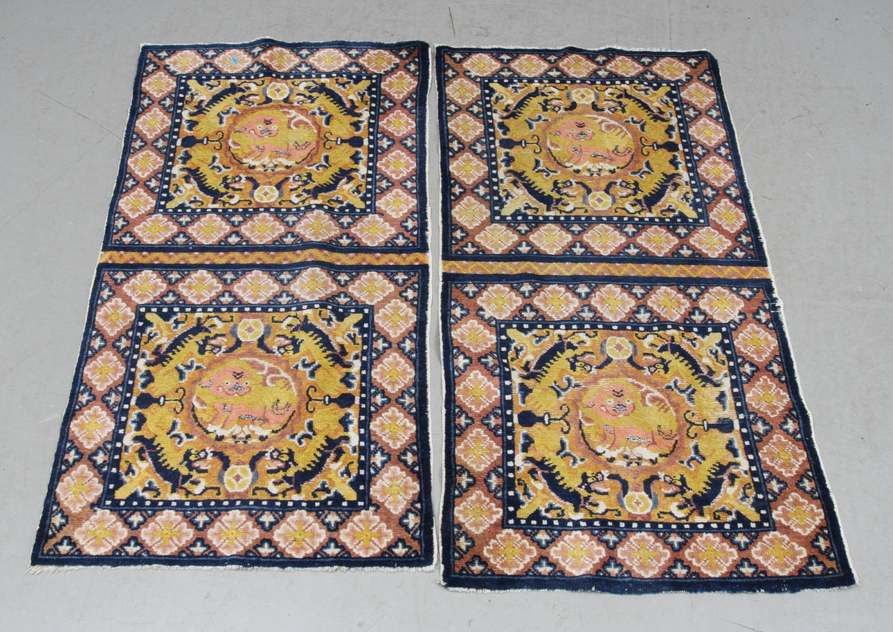 MATTOR, 2 st, Kina, ca 128 x 67 cm vardera.