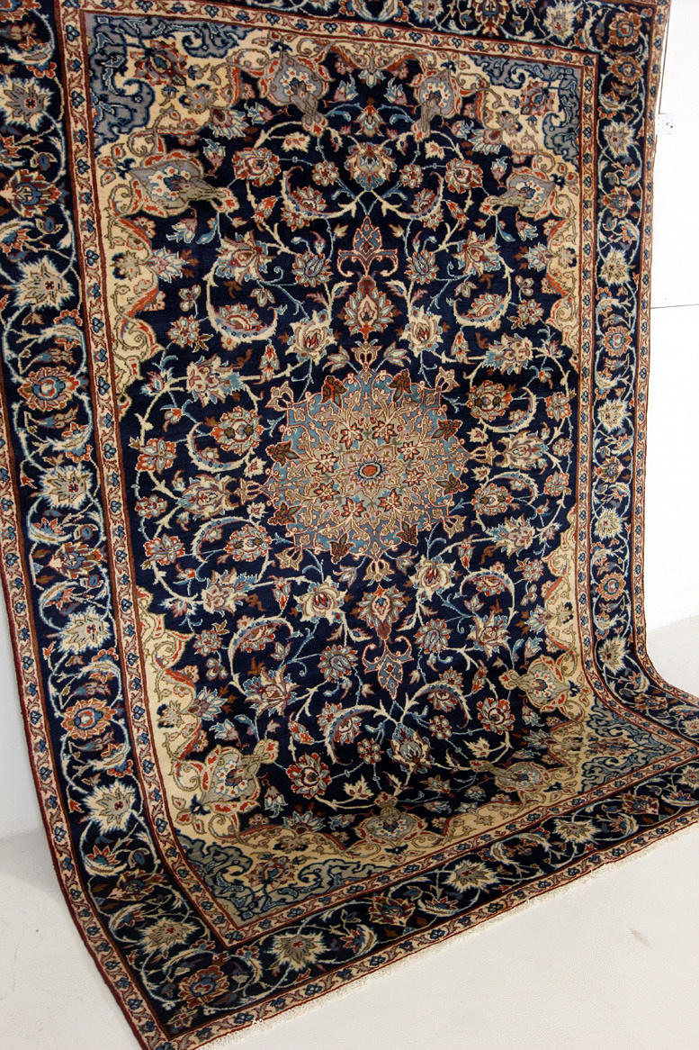 MATTA. Orientalisk, Persien, Isfahan - Najafabad, 290 x 215 cm.