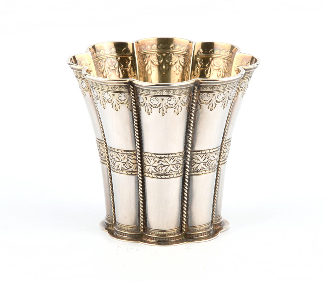 ANTON MICHELSEN, KOPENHAGEN. Silvermugg, så kallad margaretkopp, barockstil.