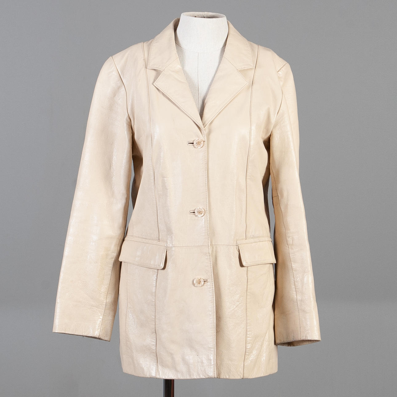 LEATHER JACKET/BLAZER. Cappuccini by Desam, size 40.