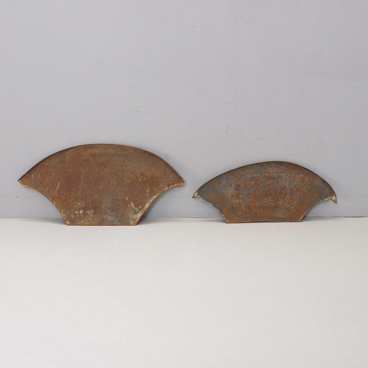 2 stk støbejernsovne, til pejs, 19. århundrede.