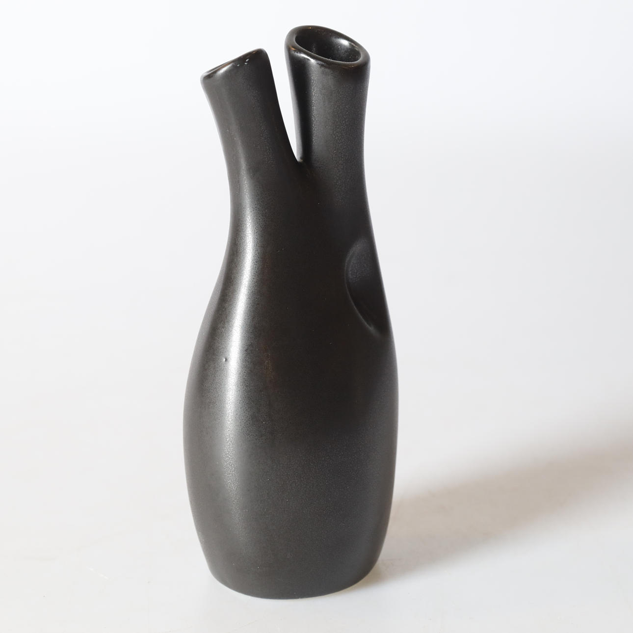 LILLEMOR MANNERHEIM. “Mangania”, Vase, Gefle/Upsala-Ekeby.