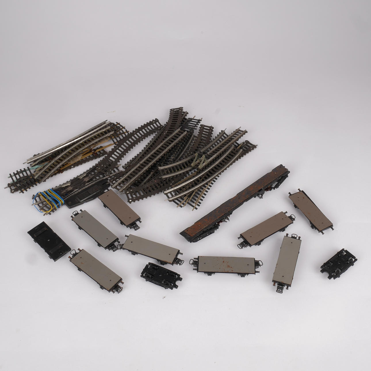 MODEL RAILWAY, rails Fleischmann and carriages Lilliput/Kitmaster, 1980s.