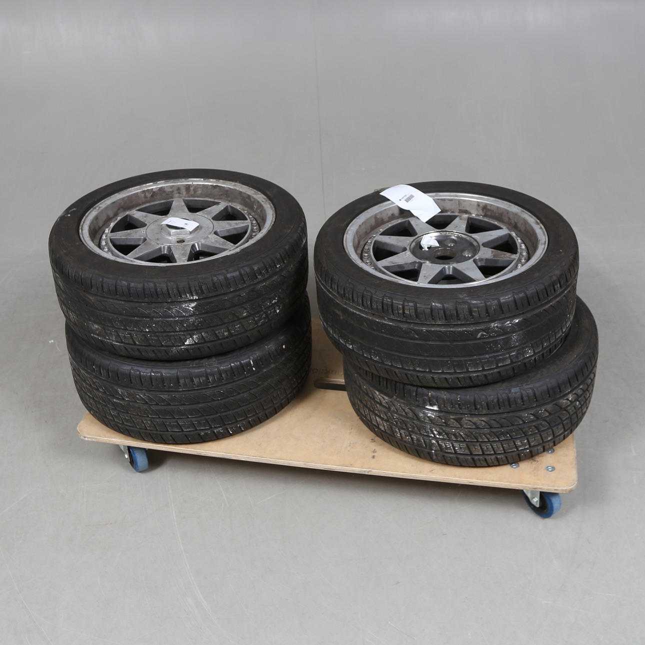 Four wheel rims, “star”, 17", Zender.