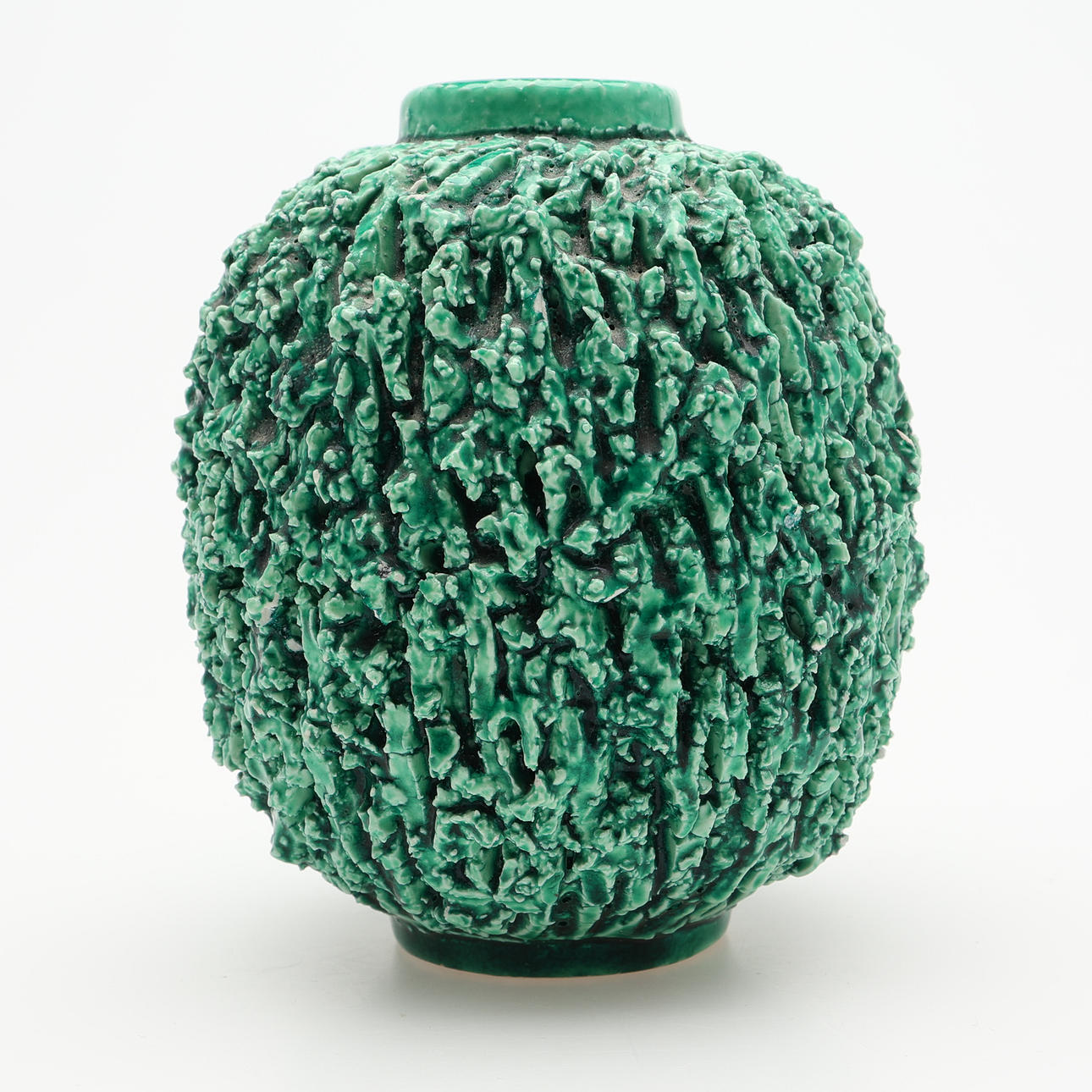 GUNNAR NYLUND. VAS, STENGODS, "CHAMOTTE", RÖRSTRAND, SIGNERAD.