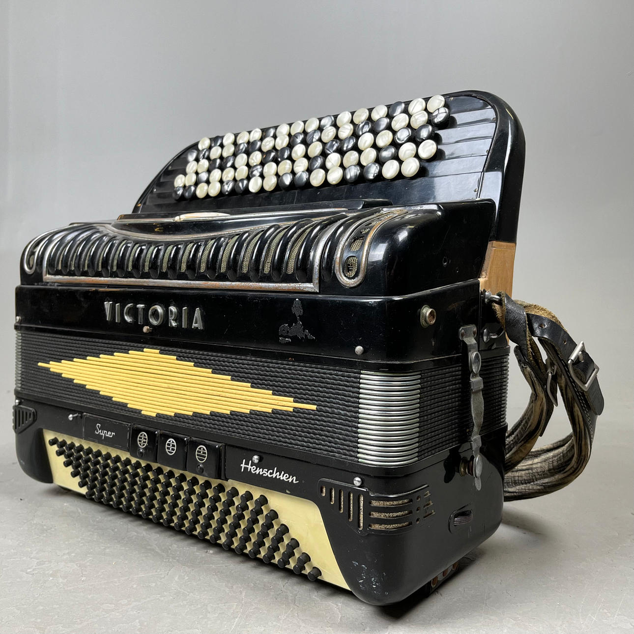 ACCORDION, Victoria, Super Henschien.