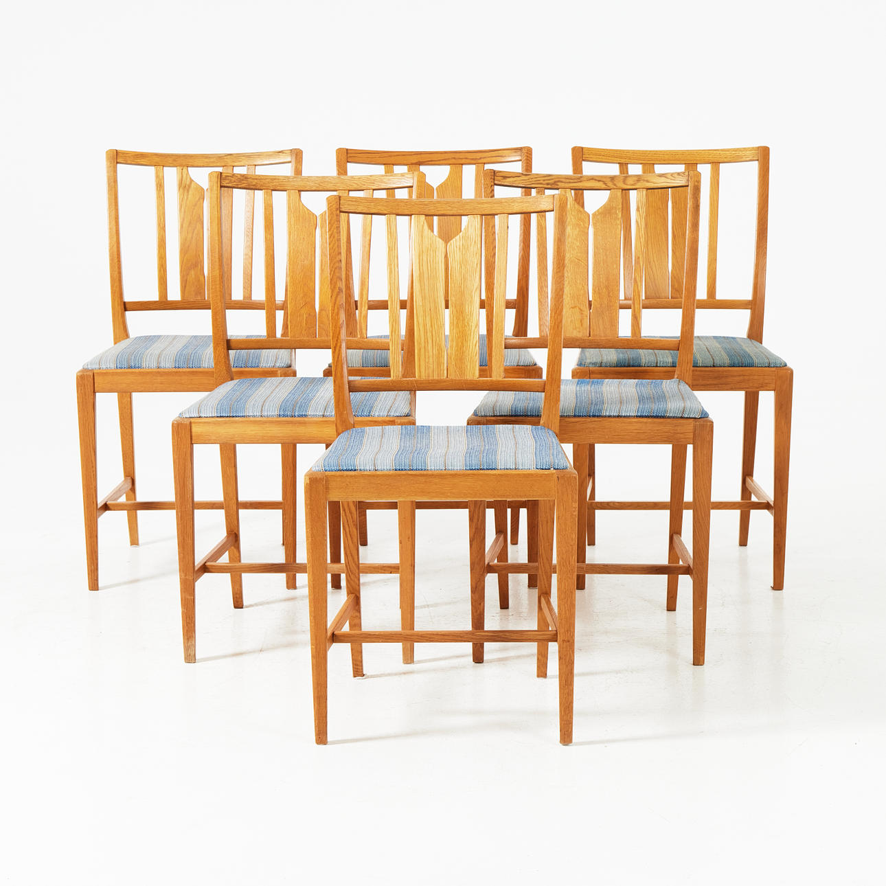 CARL MALMSTEN. ''Ulfåsa'', stolar, ek, Bodafors, märkta.