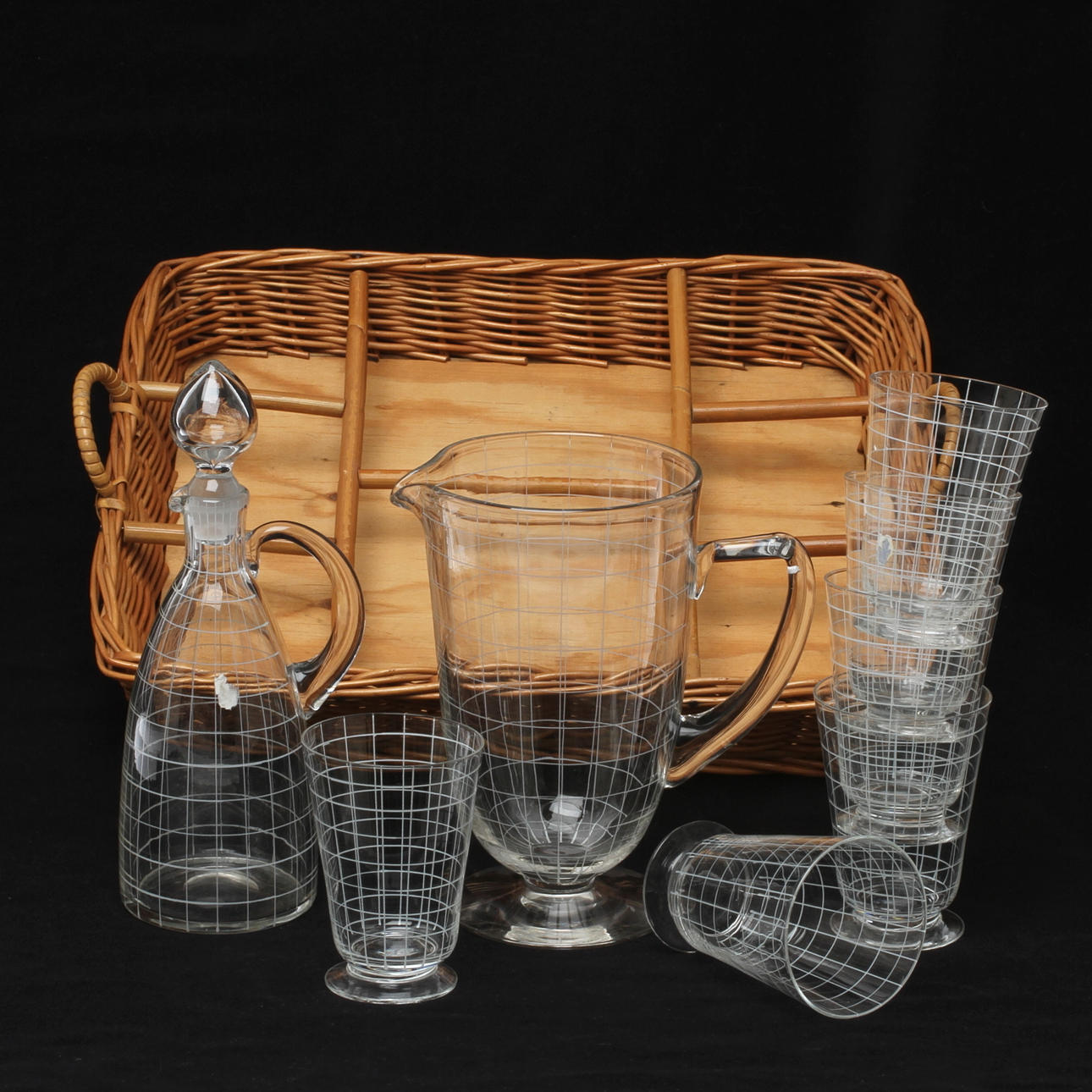 SAFTSERVIS, 8 delar, Johansfors, med rottingbricka, 1900-talets mitt.