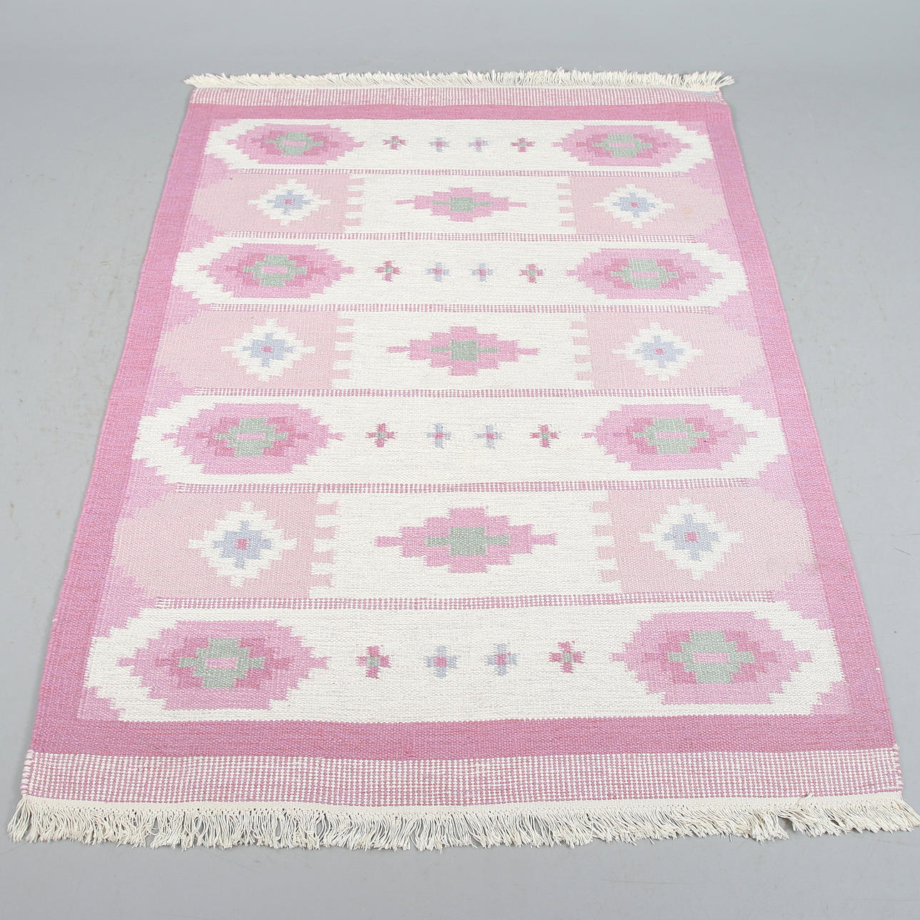 MATTA , rölakan. 143 x 197 cm.