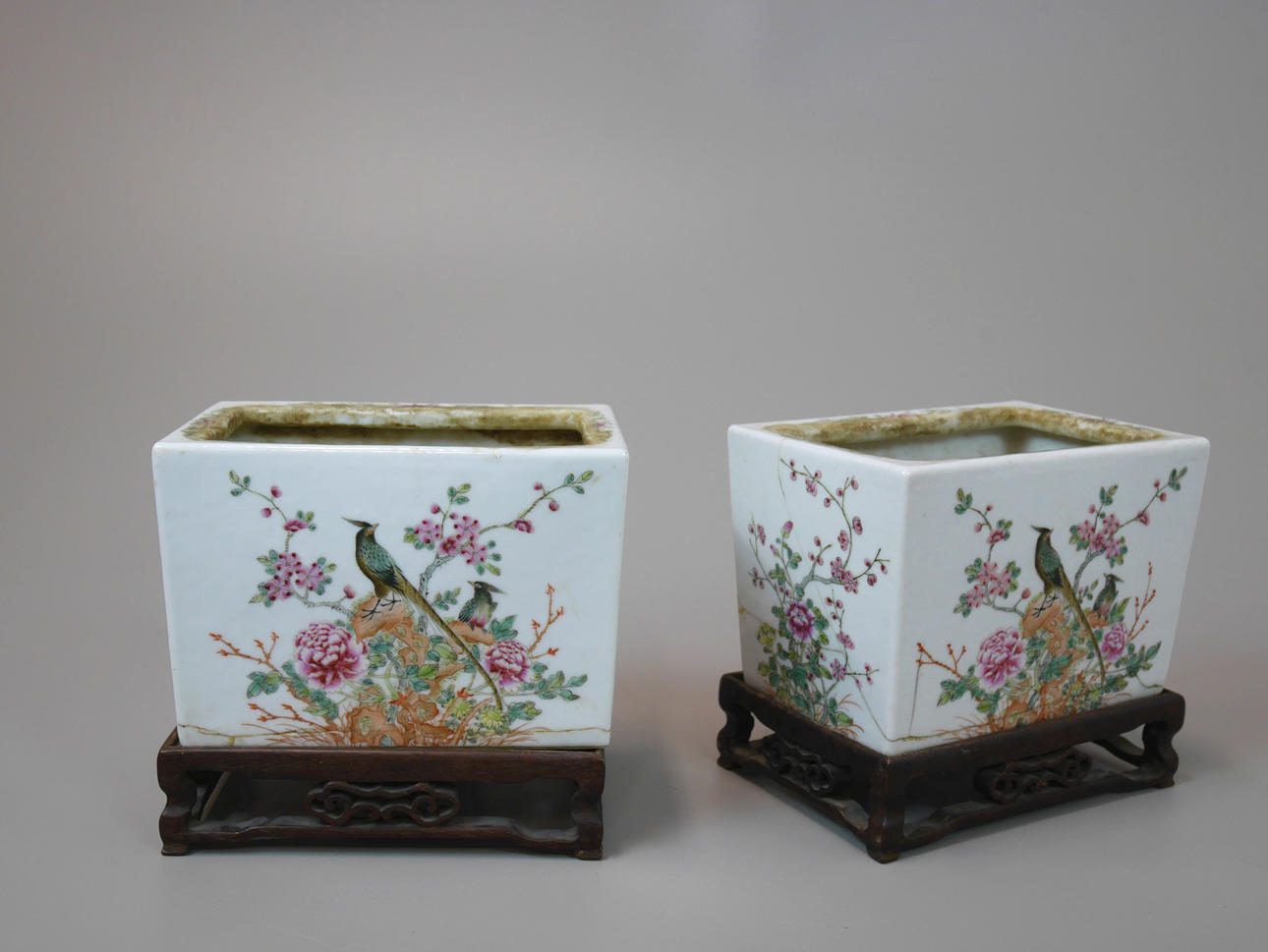 KRUKOR,ett par, porslin. Kina.