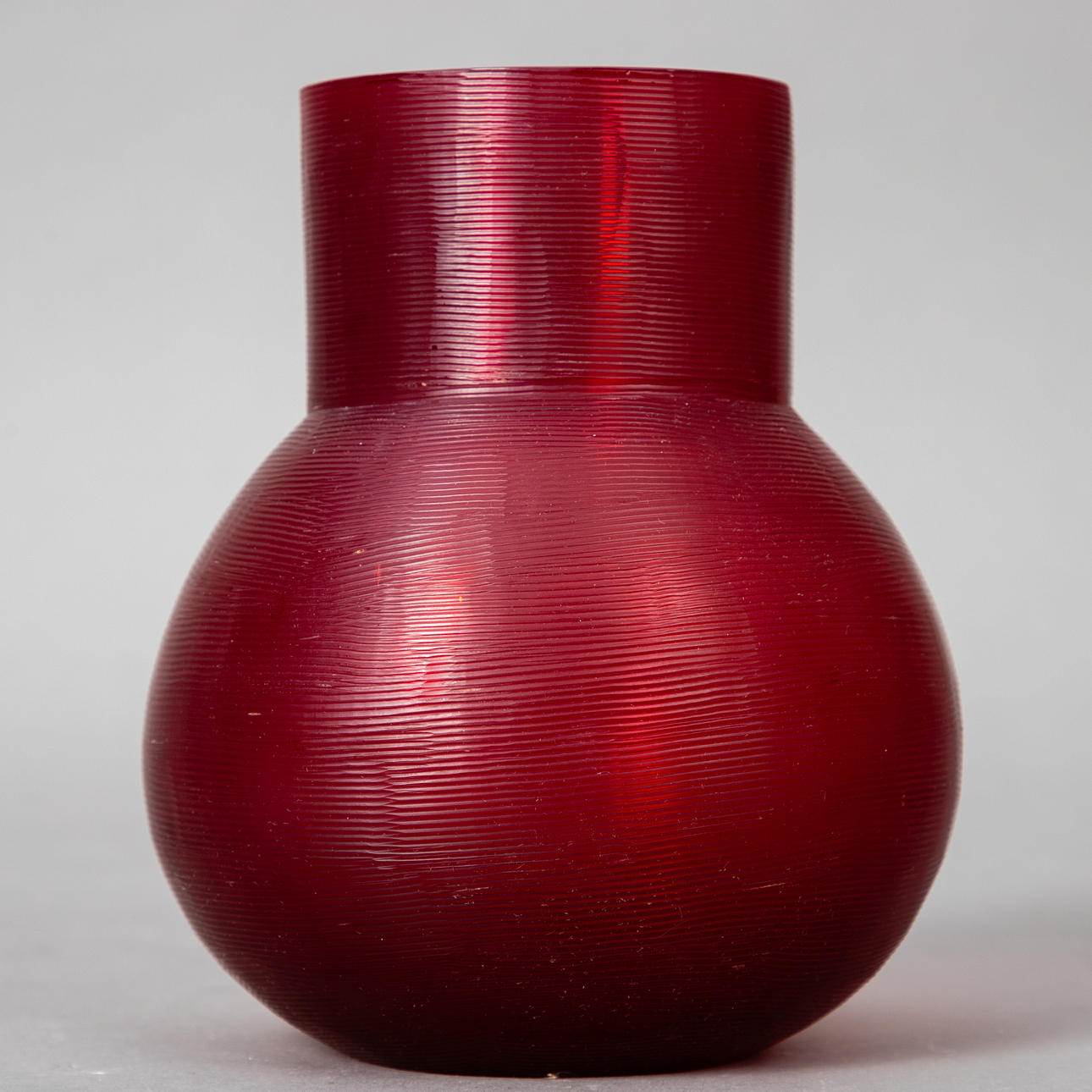 GUAXS. Vase Yeola Amethyst Glas Rot.