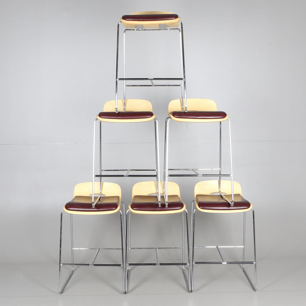 BARSTOLAR, 6 st, trä, skinn och metall, 1900-talets andra hälft.