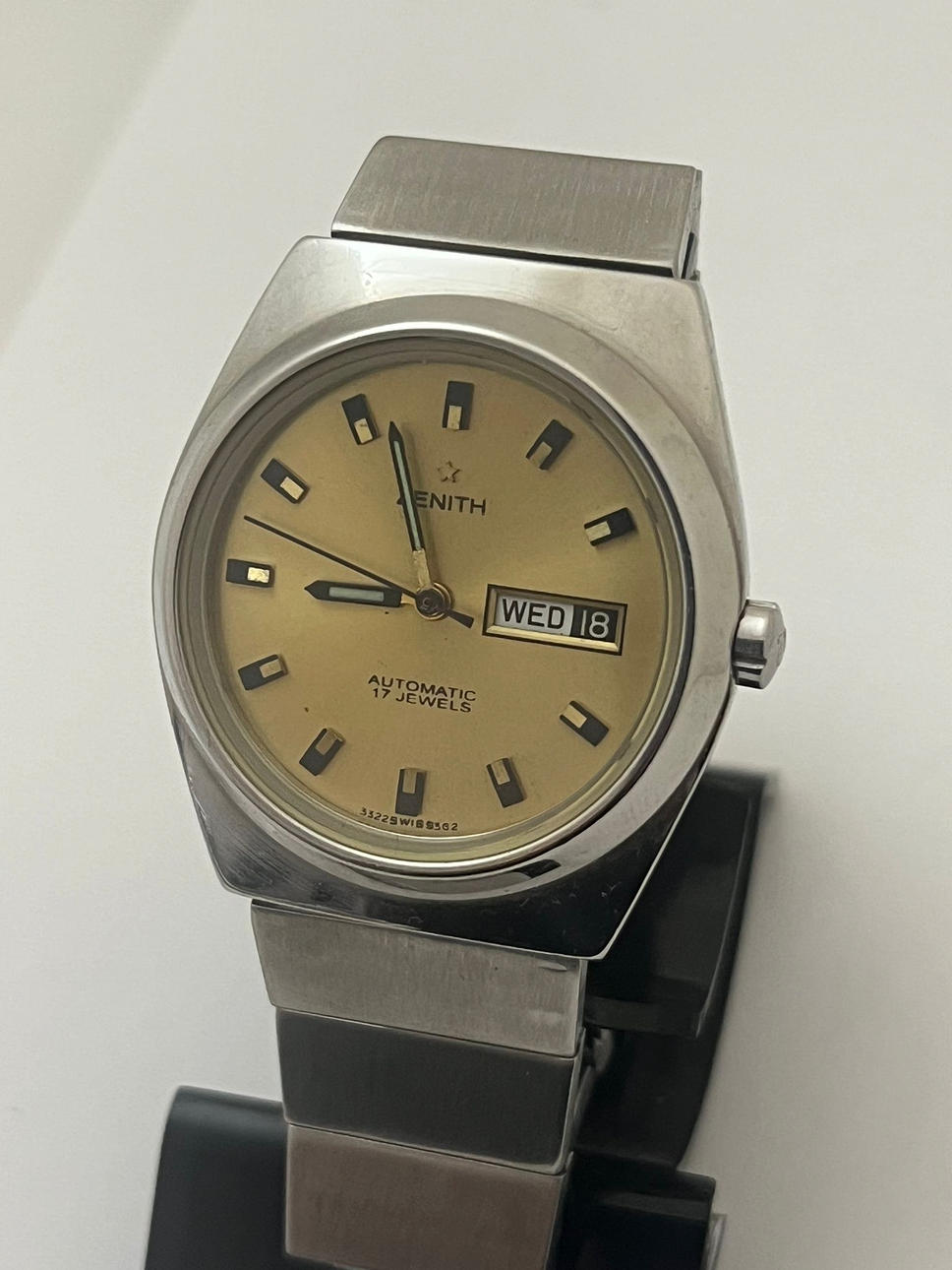 Zenith-päivän päivämäärä Vintage.