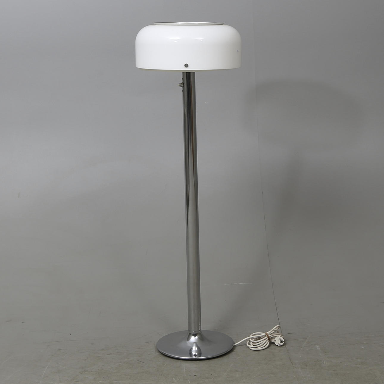 GOLVLAMPA, "Knubbling", Anders Pehrsson för Ateljé Lyktan, Åhus.