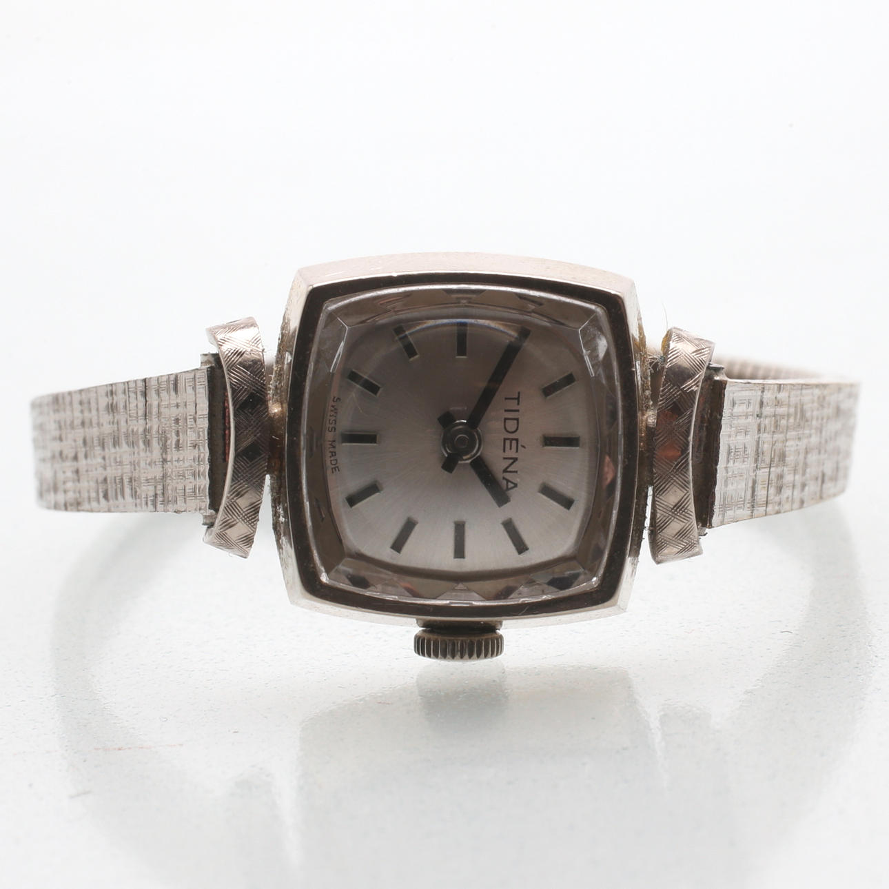 DAMARMBANDSUR, Tidéna, 18K vitguld, totalvikt 19,77 gram, 1900-tal.