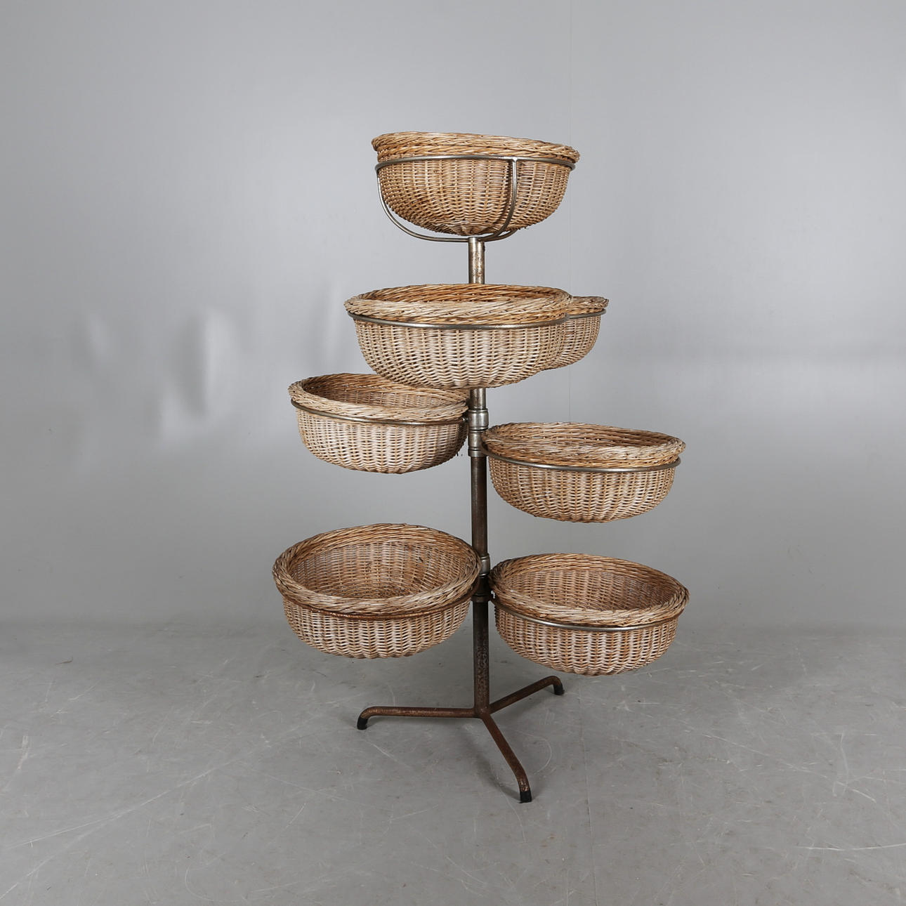 BUTIKSSTÄLLNING, 1900-talets mitt.