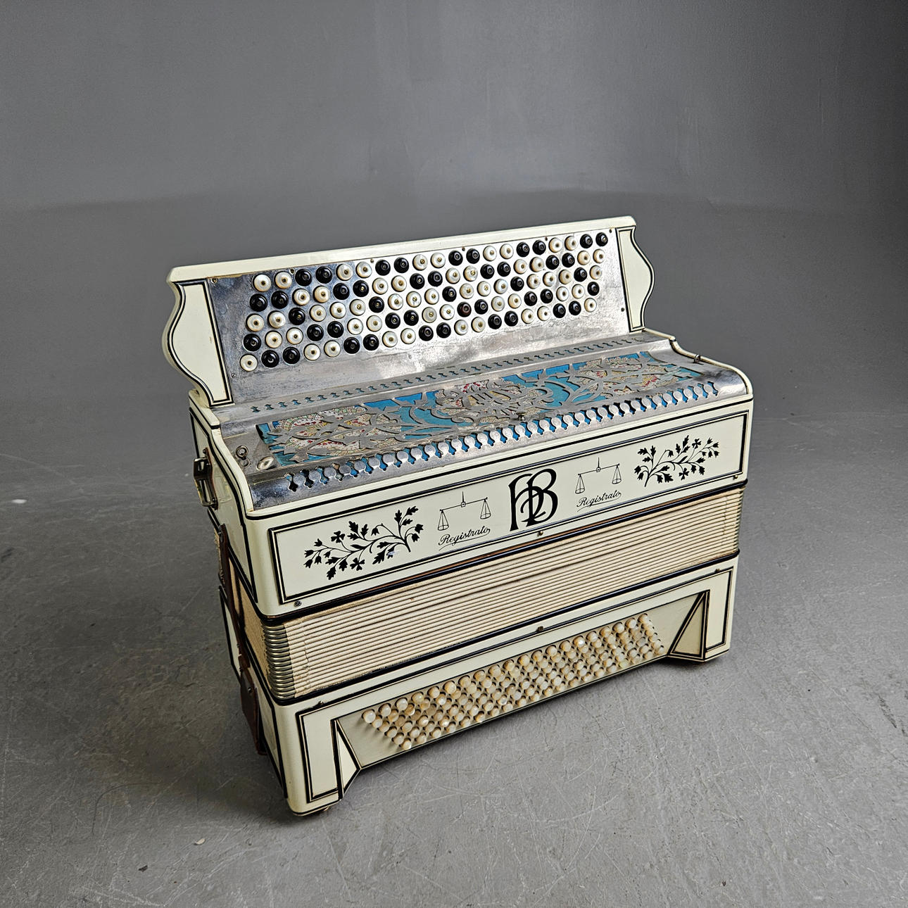 ACCORDION, Registrato, Italia.