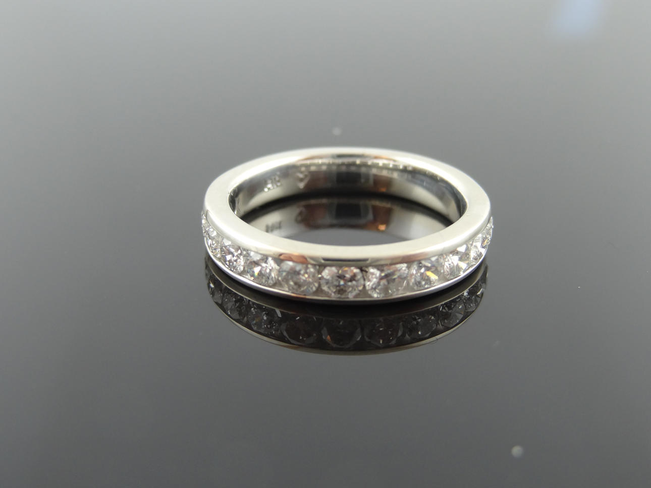 Chanel SET Rad diamantring 1,30cts.