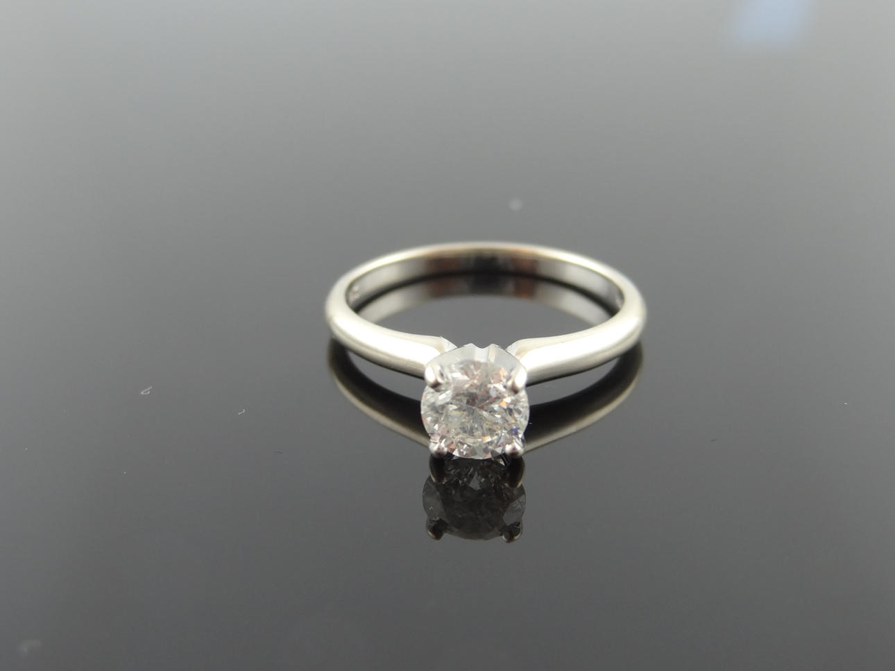 SOLITAIRE DIAMANTRING 0,73 ct 14k guld.