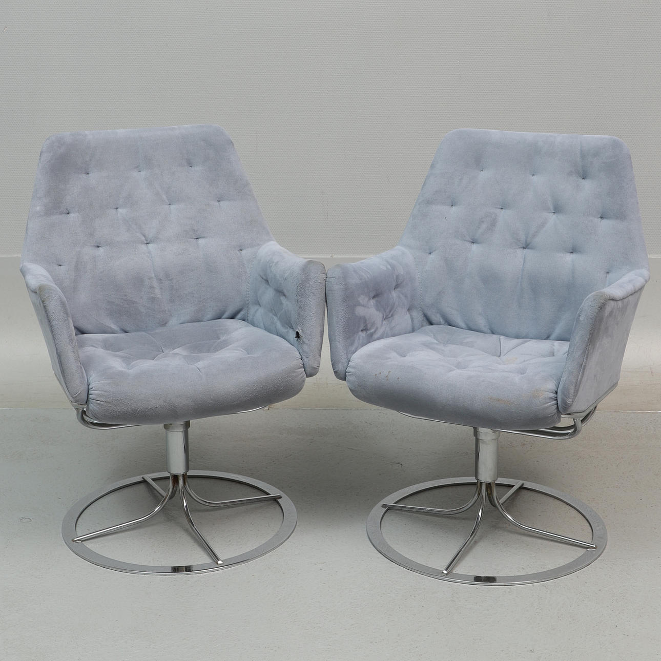 BRUNO MATHSSON. armchairs, a pair, “Master”, blue suede, Dux.