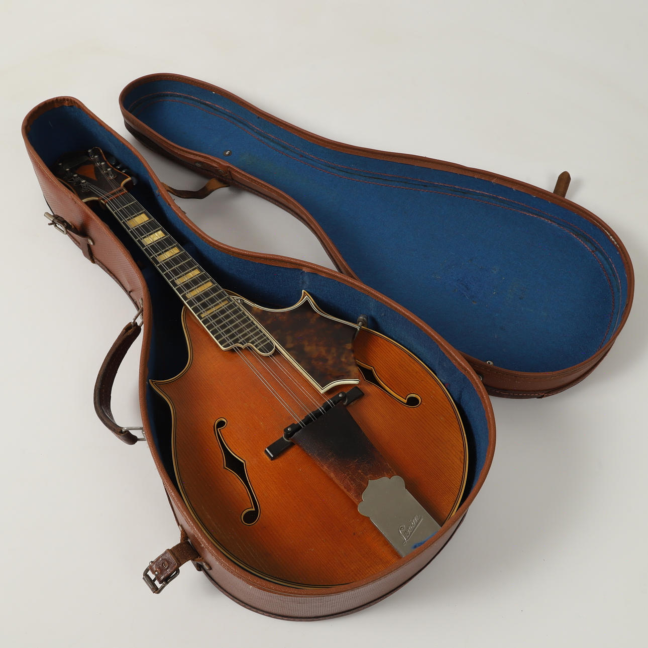 An “Aristocrat” mandolin, Levin, 20th century.