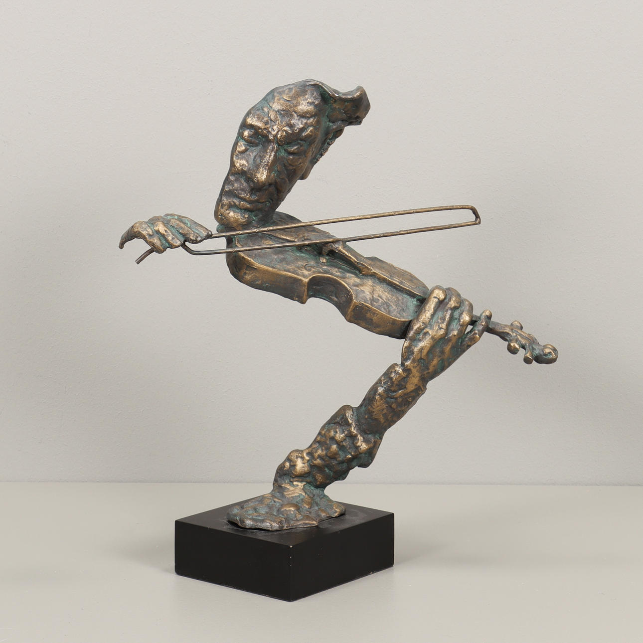 SKULPTUR Fiolspelare.