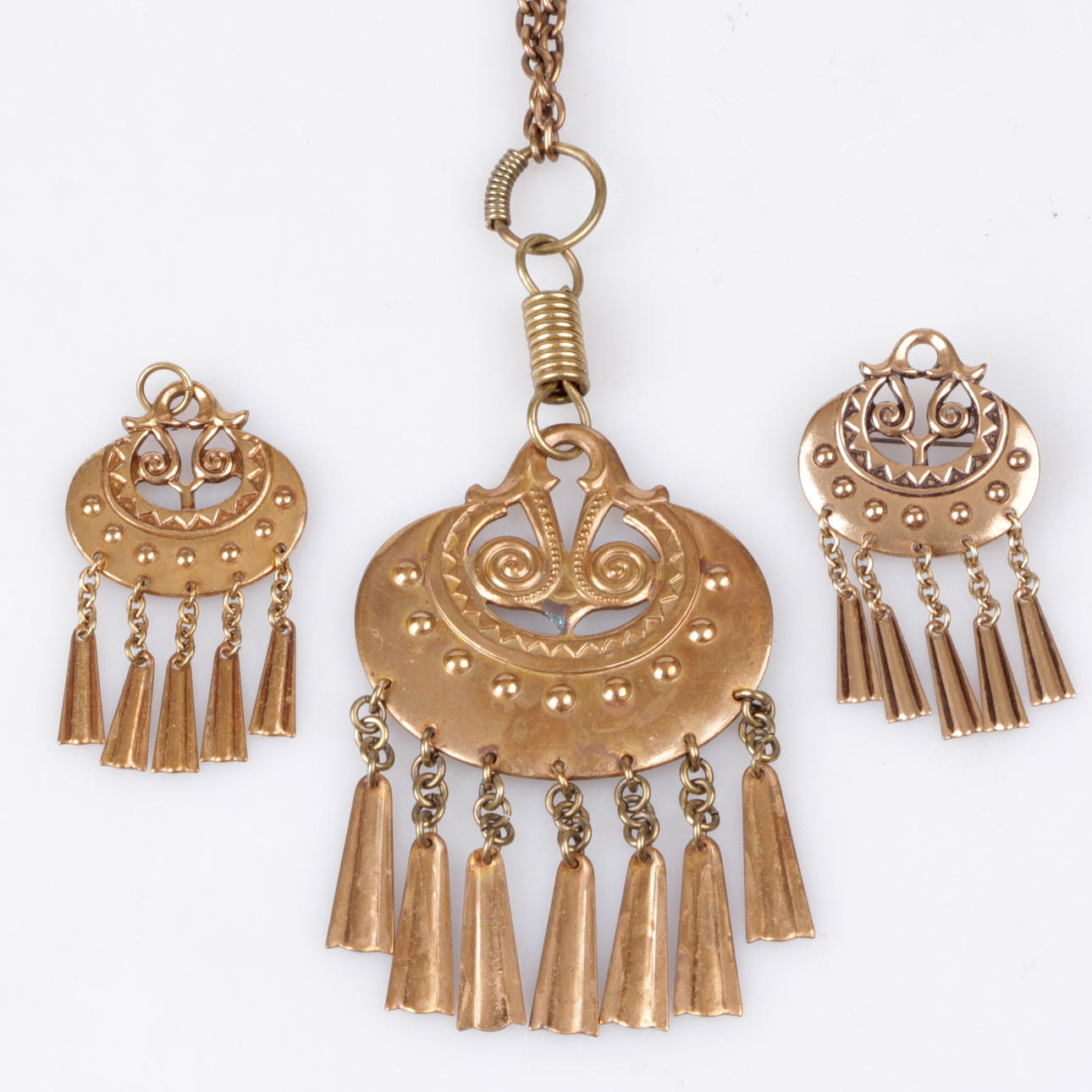 HÄNGSMYCKE, brosch och hänge, brons, "Mångudinnan" Kalevala Koru.