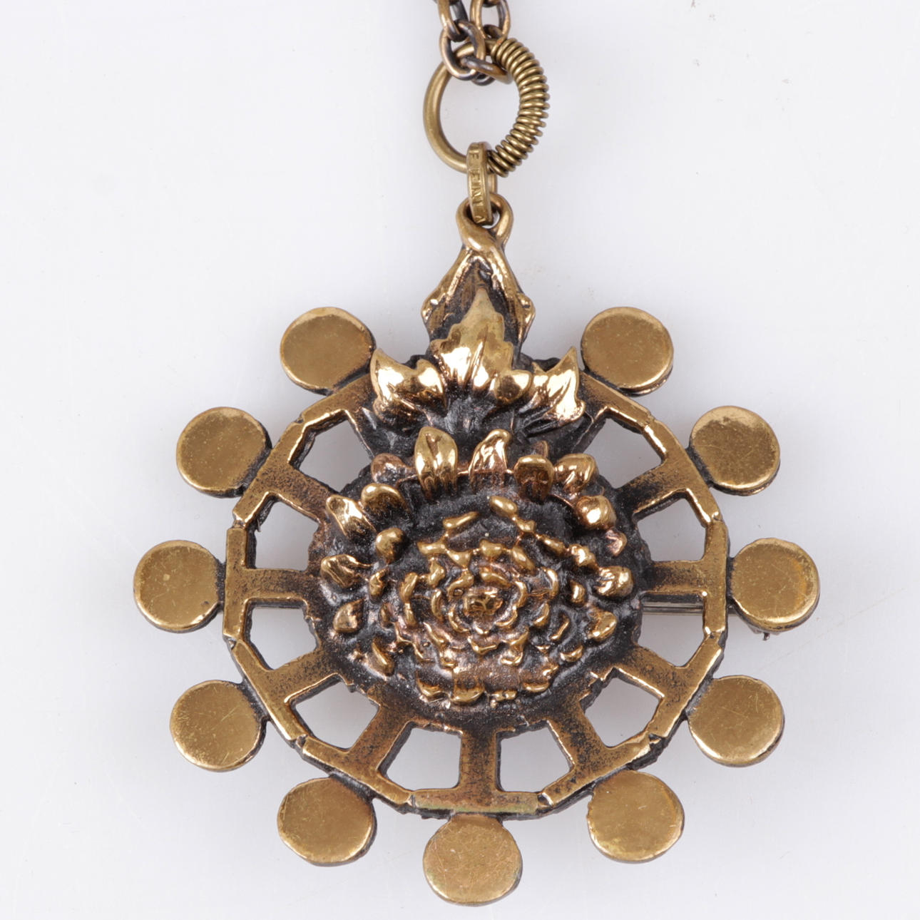 HÄNGSMYCKE/BROSCH, brons, Pentti Sarpaneva, 1900-talets andra hälft.