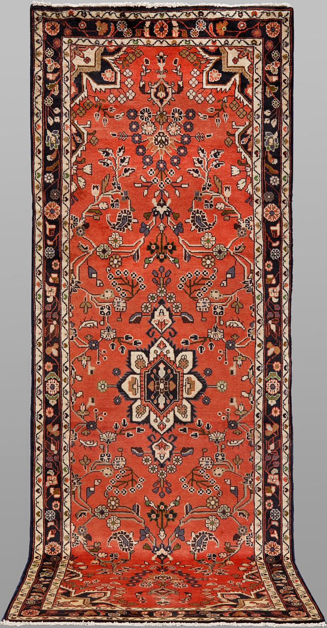 ORIENT CARPET. Hamadan, gallery model, 285 x 105 cm.